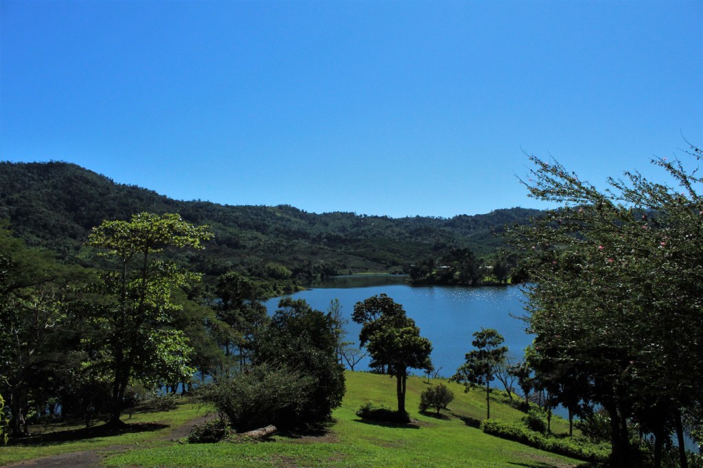 ¿Cuántos residentes tiene Castañer?